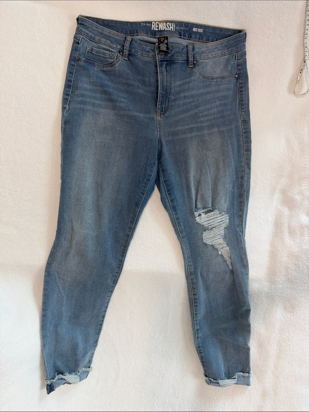 Rewash Women's Light Blue Cropped Distressed Jeans
